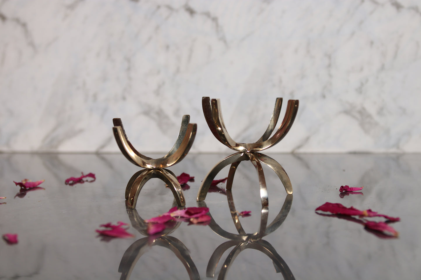 Claw stands